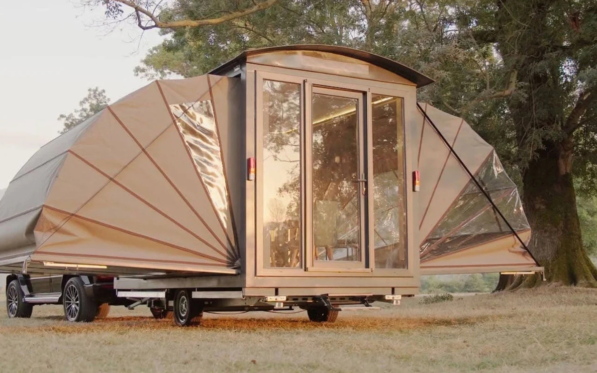 Hyundai i10-sized mobile home transforms into a 20sqm living space