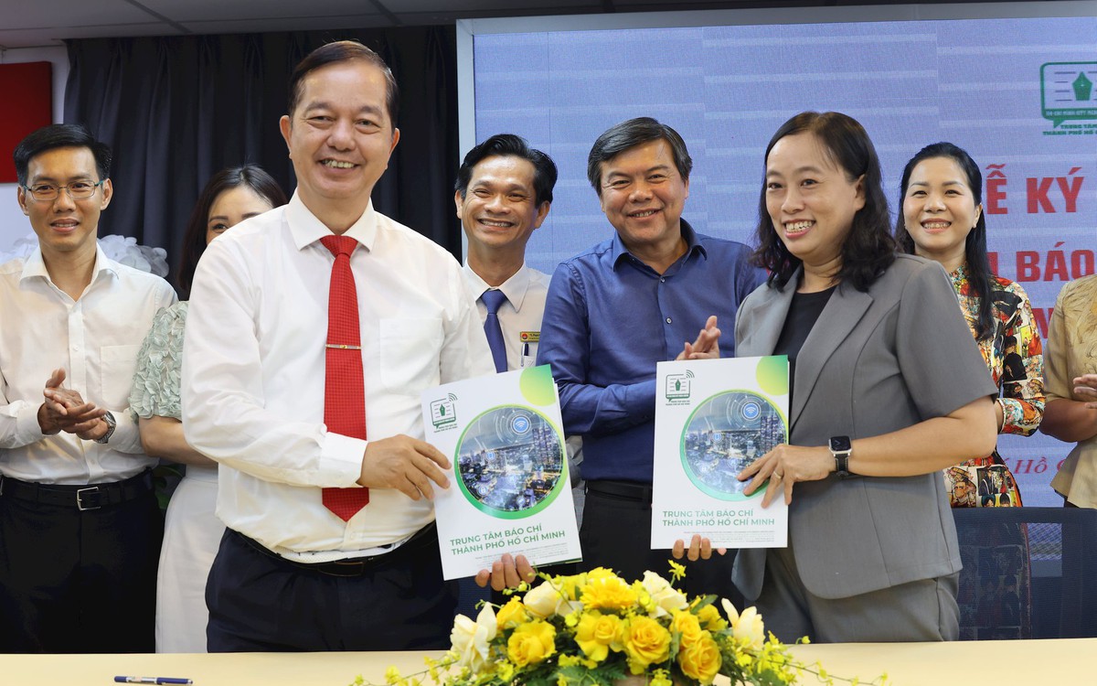 Trung tâm Báo chí và Học viện Cán bộ TP.HCM ký kết phối hợp đào tạo, nghiên cứu