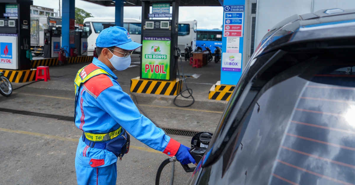 Sôi động dịch vụ 'tư vấn' xăng E10