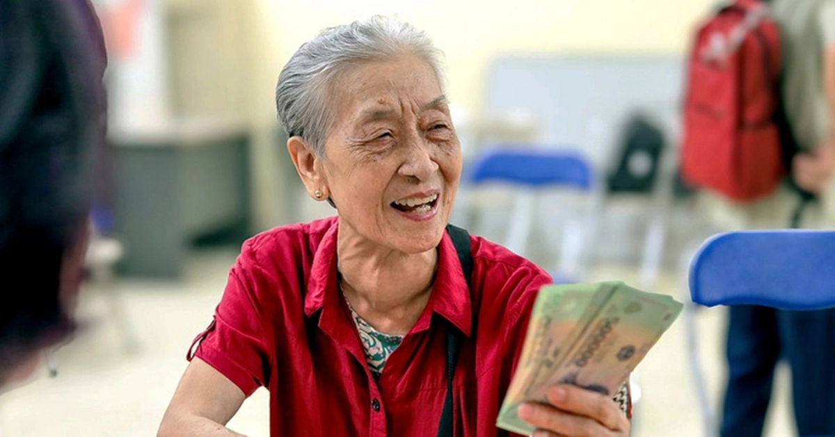 Bộ Nội vụ hướng dẫn chi tiết cách tính lương hưu, trợ cấp khi tăng từ 1-7