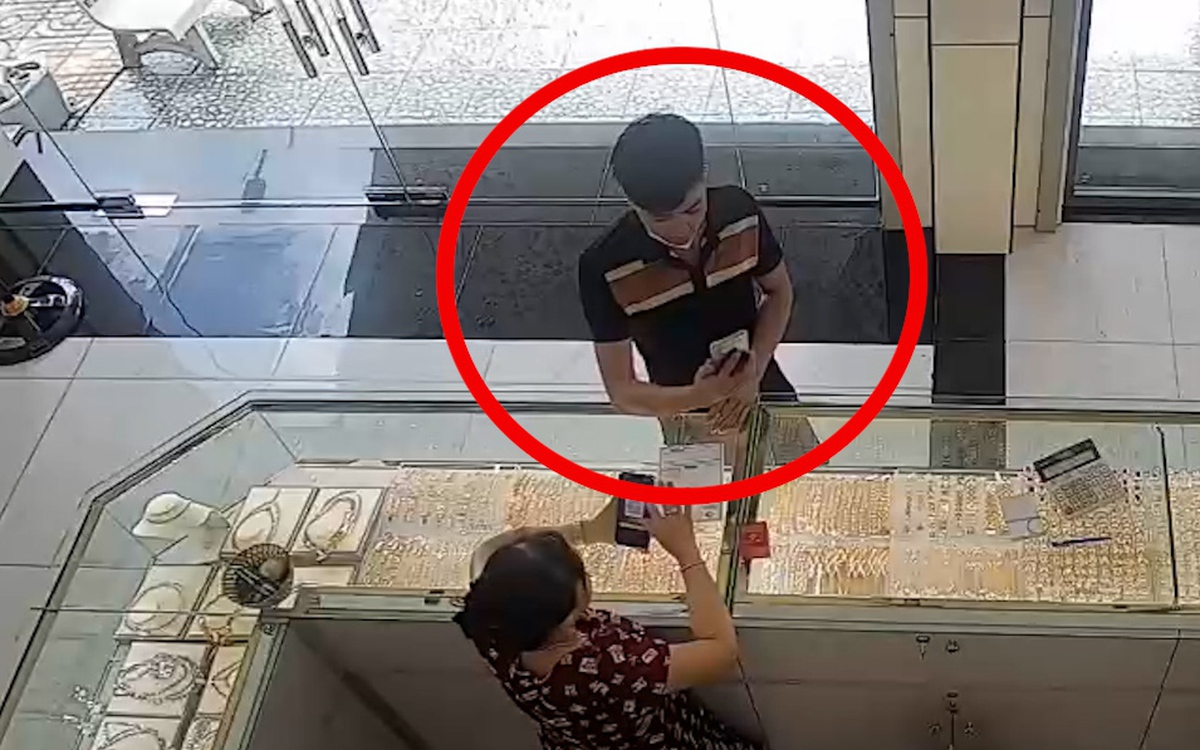 Bị bắt vì dùng app tạo thông báo chuyển tiền giả để lừa nhiều chủ cửa hàng