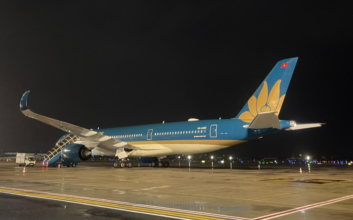Đêm nay, máy bay Vietnam Airlines chở đoàn cứu nạn sang hỗ trợ Venezuela