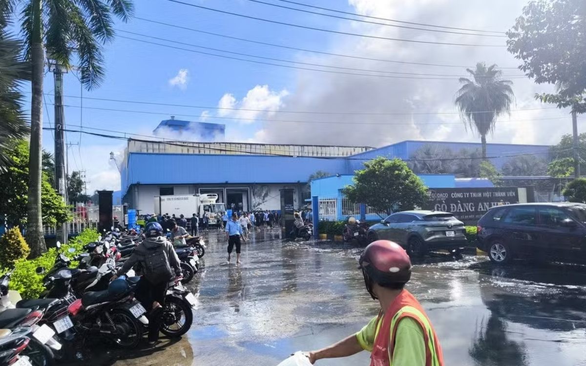 Cháy lớn tại Khu công nghiệp An Hiệp ở Vĩnh Long