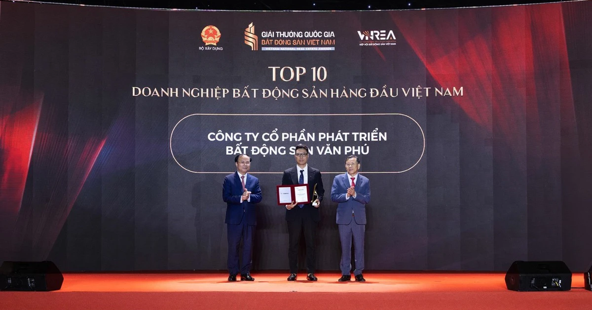 Văn Phú lọt Top 10 doanh nghiệp bất động sản hàng đầu Việt Nam