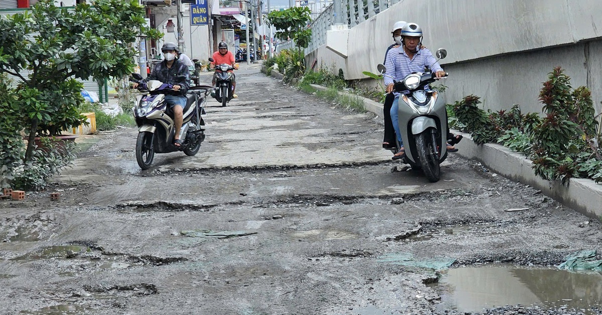 Cầu đã khai thác hơn hai năm, đường gom làm mãi không xong, Chủ tịch Cần Thơ: ‘Không thể chờ được'