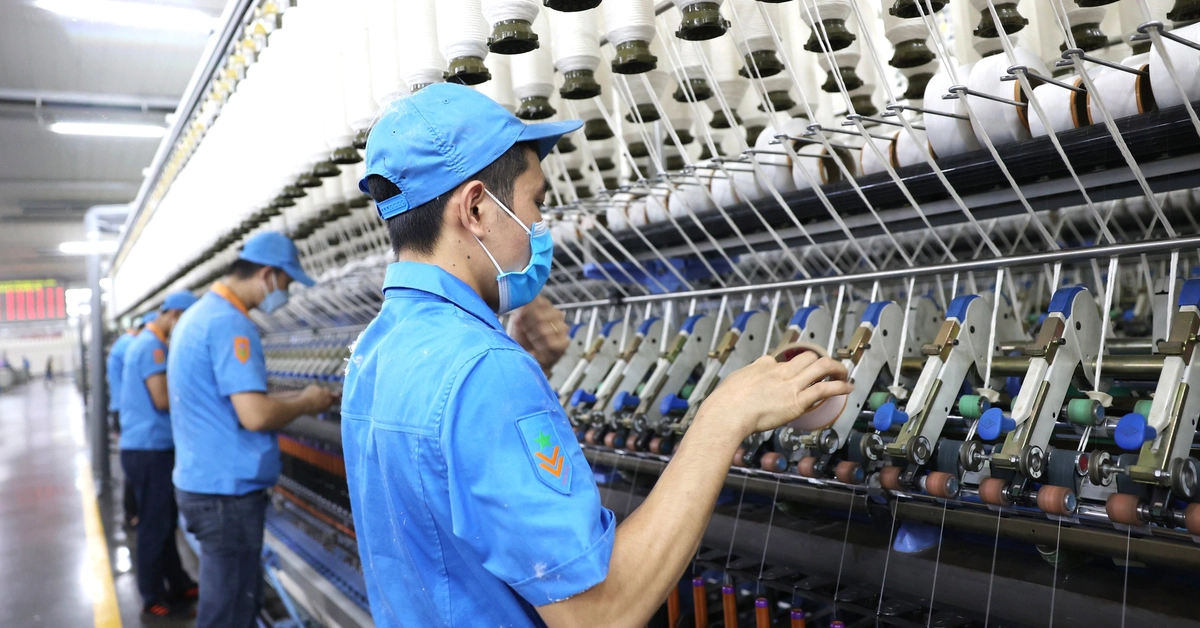 Sản xuất công nghiệp tăng trưởng tích cực, kim ngạch xuất nhập khẩu tăng mạnh