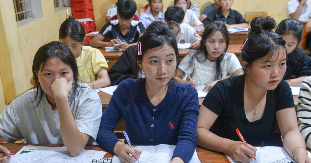 Mù Cang Chải: Sĩ tử xa trường được vào ở bán trú, ôn thi tốt nghiệp THPT xuyên đêm