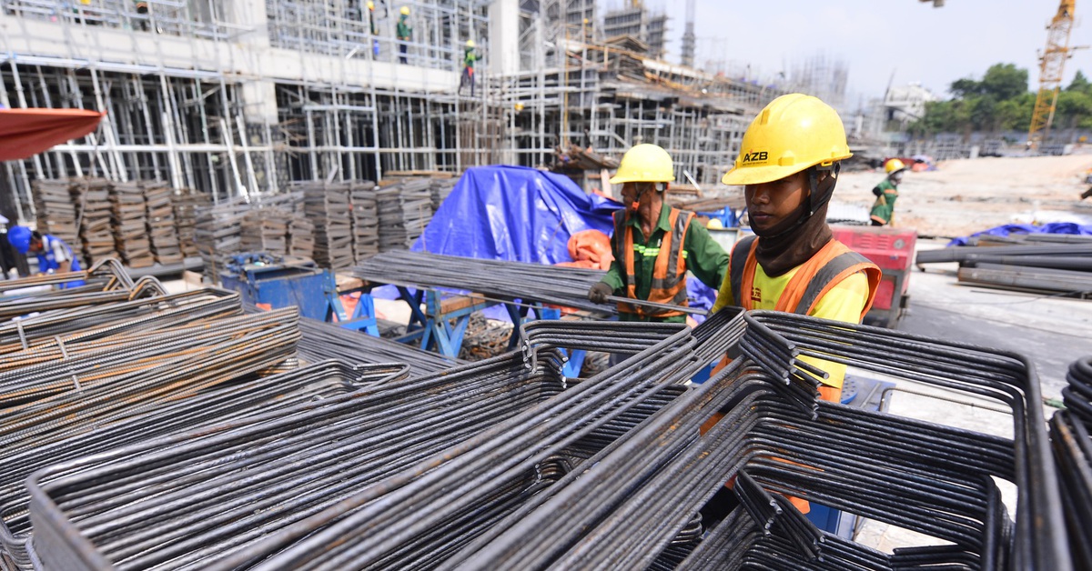 Giá thép lần đầu hạ nhiệt sau chuỗi ngày tăng cao