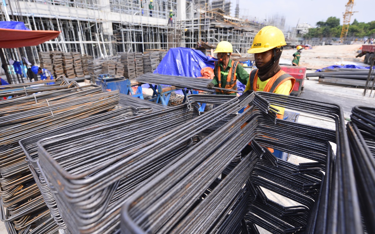 Giá thép lần đầu hạ nhiệt sau chuỗi ngày tăng cao