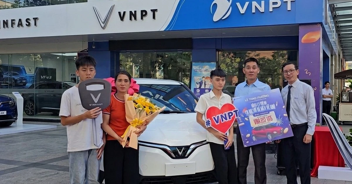 Vượt qua 1,3 triệu thuê bao trong cả nước, người đàn ông nghèo Quảng Trị trúng xe VF5 của VNPT