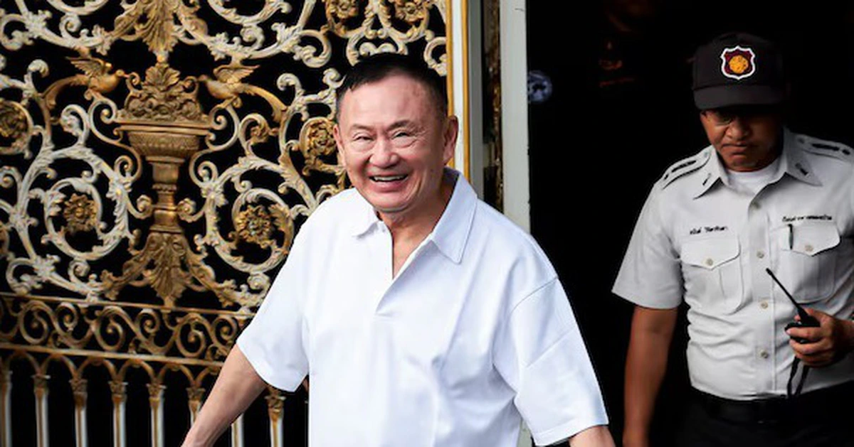 Ông Thaksin được tự do nhờ lệnh ân xá hoàng gia