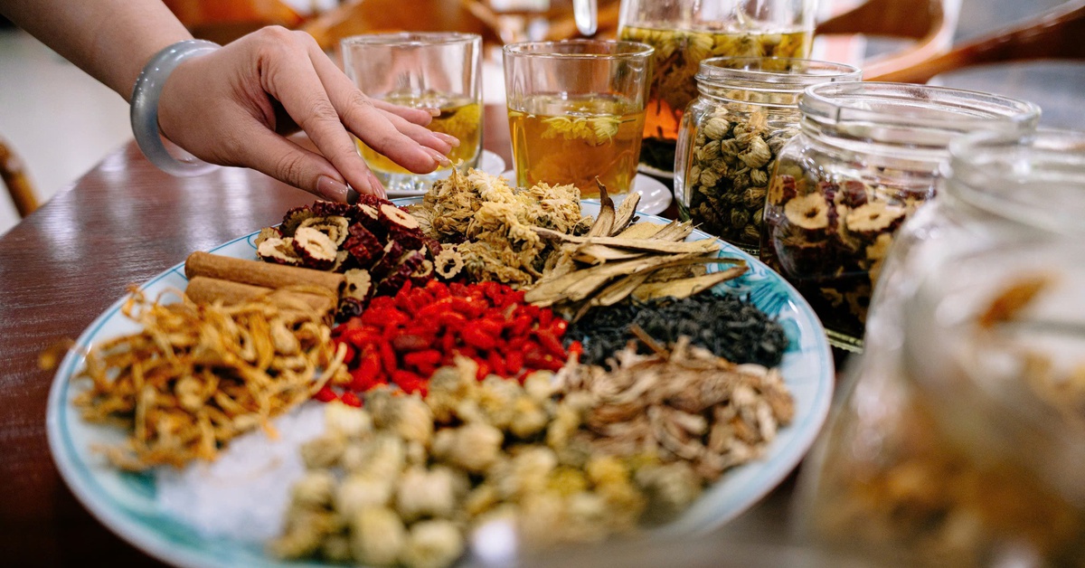 Dược liệu phong phú, lịch sử hàng nghìn năm: 'Cú hích' y học cổ truyền phát triển giai đoạn mới