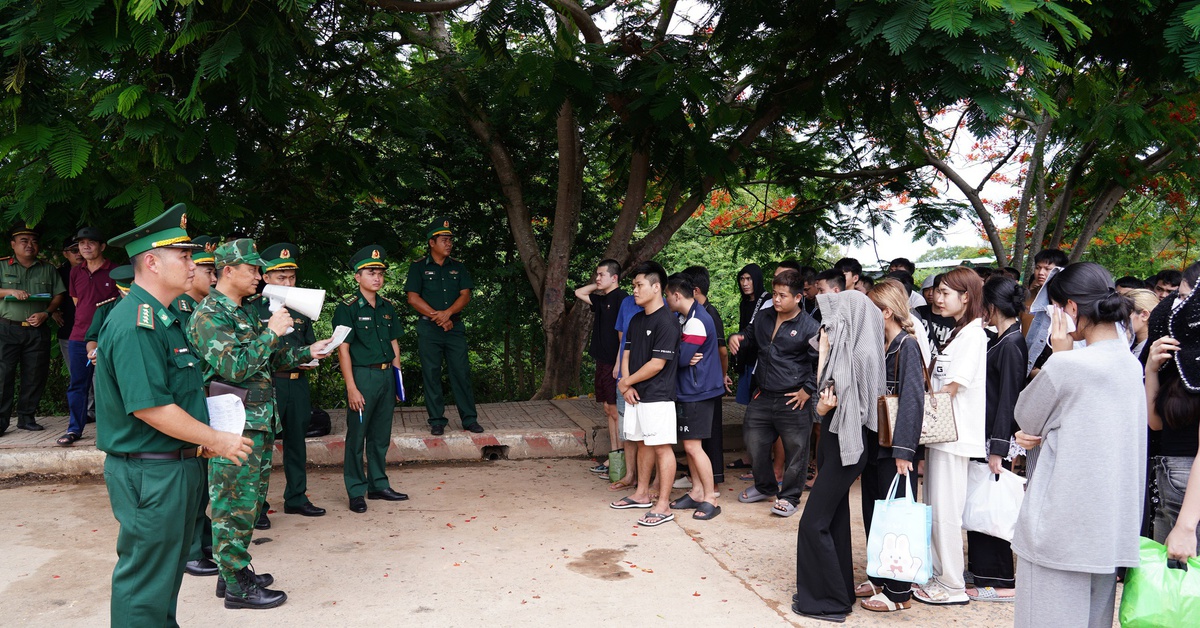 An Giang tiếp nhận 180 công dân Việt Nam do Campuchia trao trả
