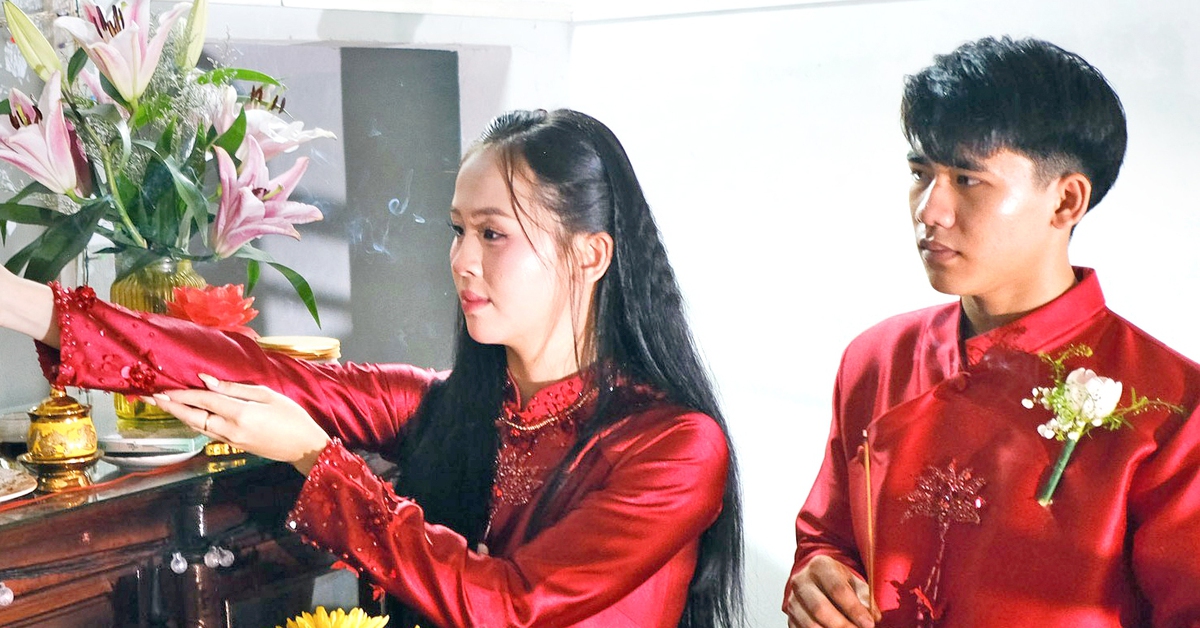 Hạnh phúc đôi trẻ mồ côi vì bão Chanchu