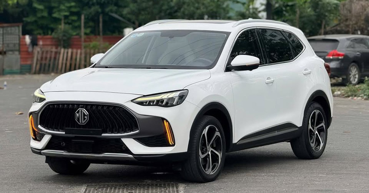 Tin tức giá xe: MG HS giảm giá kỷ lục gần 200 triệu tại đại lý, SUV C giá thực tế ngang SUV A