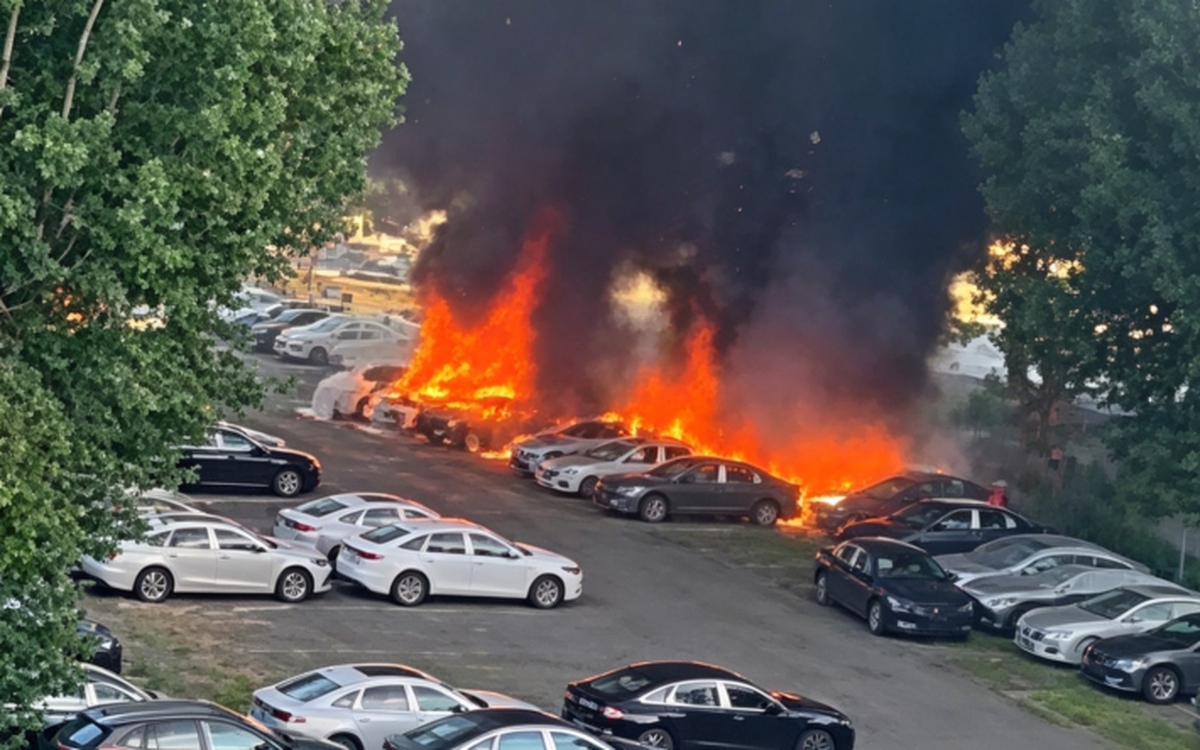 China: Man burning leaves causes fire that destroys 20 new electric cars