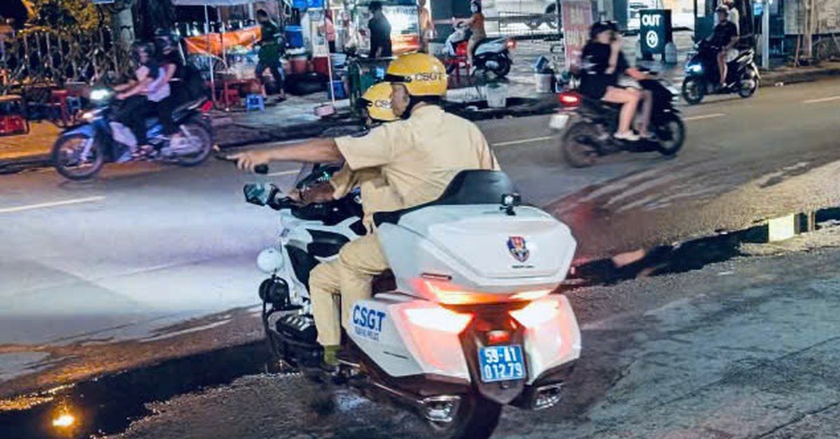 CSGT TP.HCM hỗ trợ 'mở đường' cho xe chở tim hiến tặng nhanh chóng đến bệnh viện