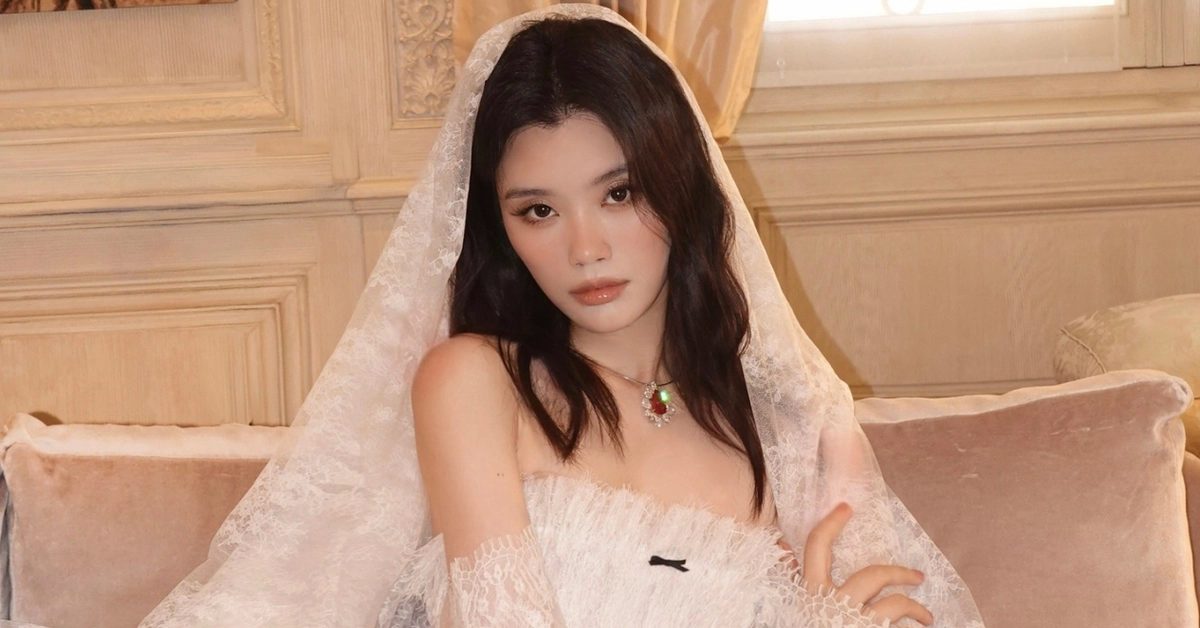 Hề Mộng Dao mặc váy cưới nhà mốt Việt, đeo ngọc trai gia truyền của mẹ chồng tỉ phú