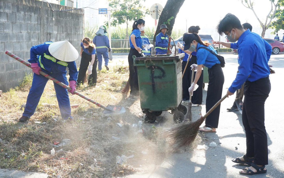 Cleaning Environment to Welcome Da Nang International Fireworks Festival 2026