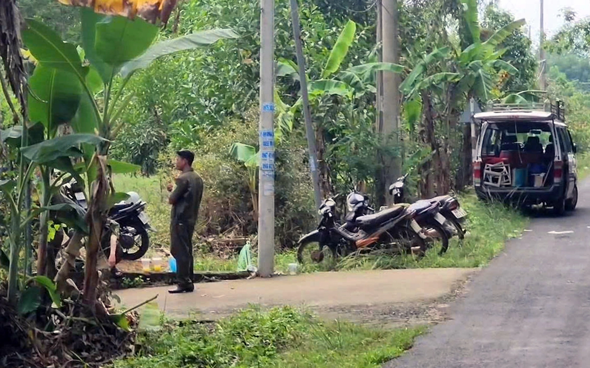Elderly Man Found Dead in Locked Dong Nai Home; Police Investigate Bloodstains