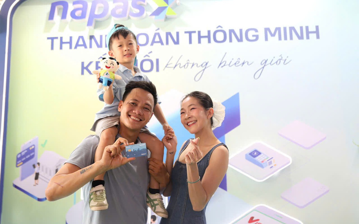 Vietnam's Deputy PM hails digital finance innovations at festival
