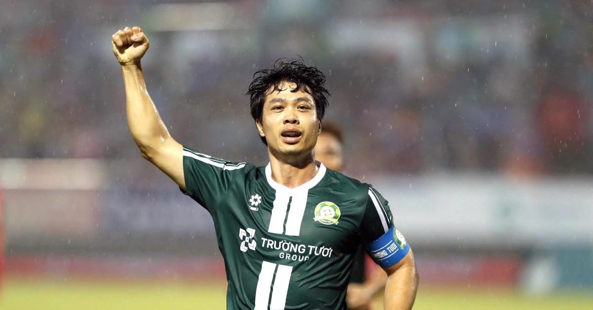 Công Phượng nói gì khi trở lại V-League?