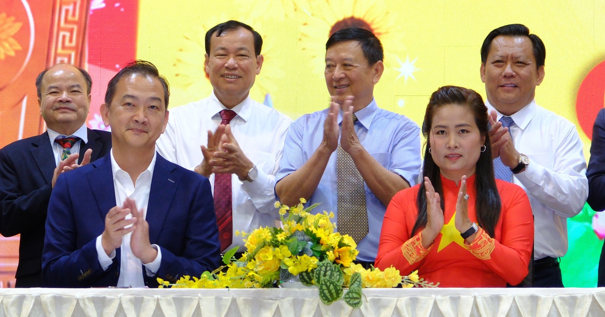 Các doanh nghiệp liên kết đẩy lùi hàng giả, nhận 1 triệu tem chống giả thế hệ mới