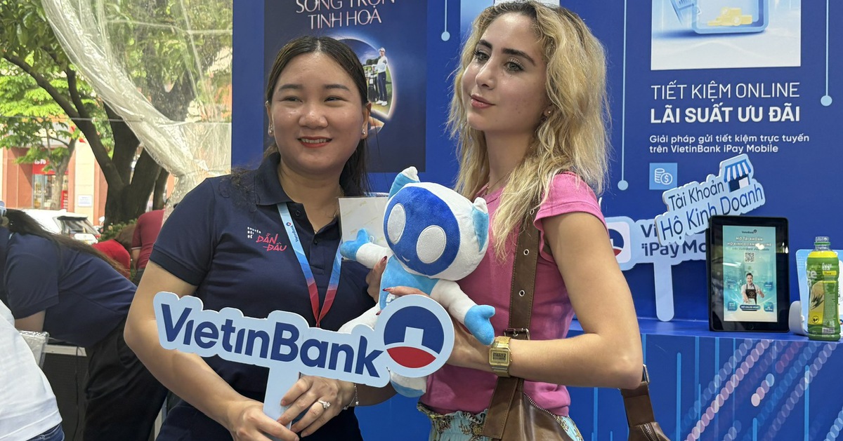 Khách Việt, khách ngoại quan tâm đến thanh toán xuyên biên giới tại Lễ hội Tài chính số 2026