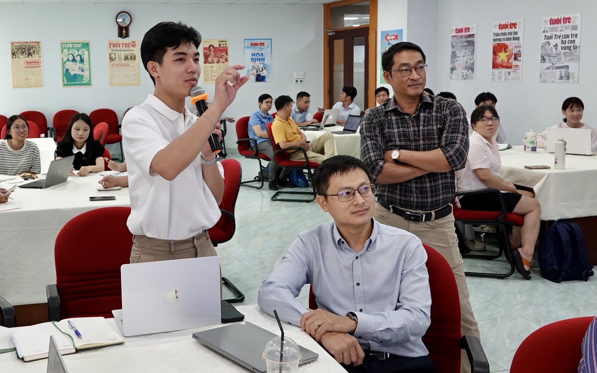 Tuổi Trẻ newspaper trains Ho Chi Minh City University of Industry and Trade to boost media capacity