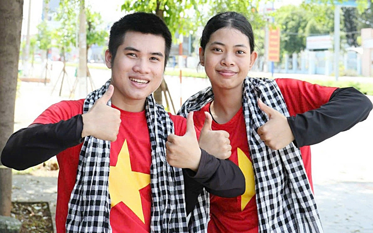 Nên duyên nhờ cùng nhặt rác