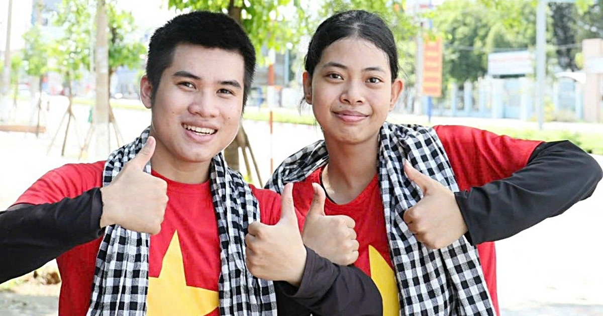 Nên duyên nhờ cùng nhặt rác