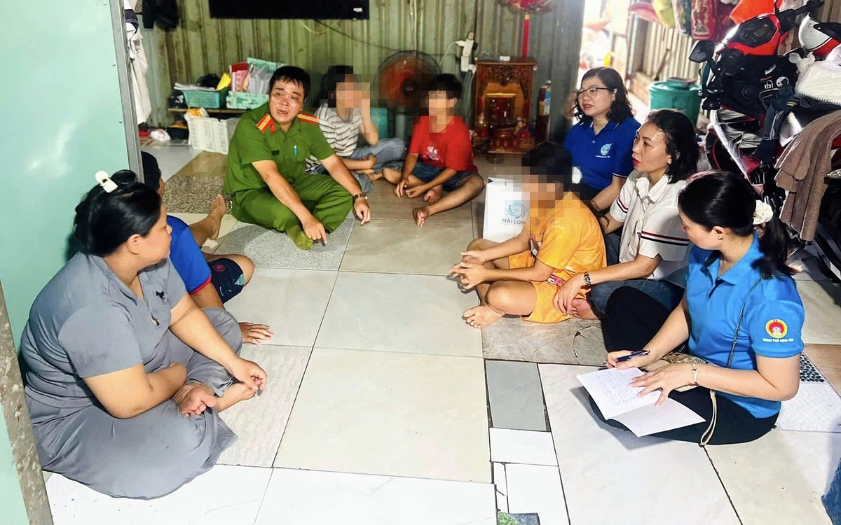 Công an lập hồ sơ xử lý vụ hai người nghi bạo hành, ép trẻ em bán hàng rong ở TP.HCM