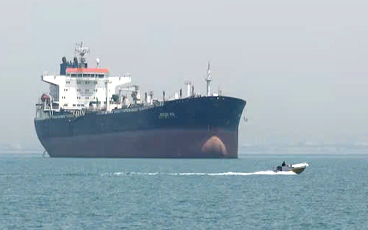 OPEC+ nâng mục tiêu sản lượng tháng thứ 4 liên tiếp