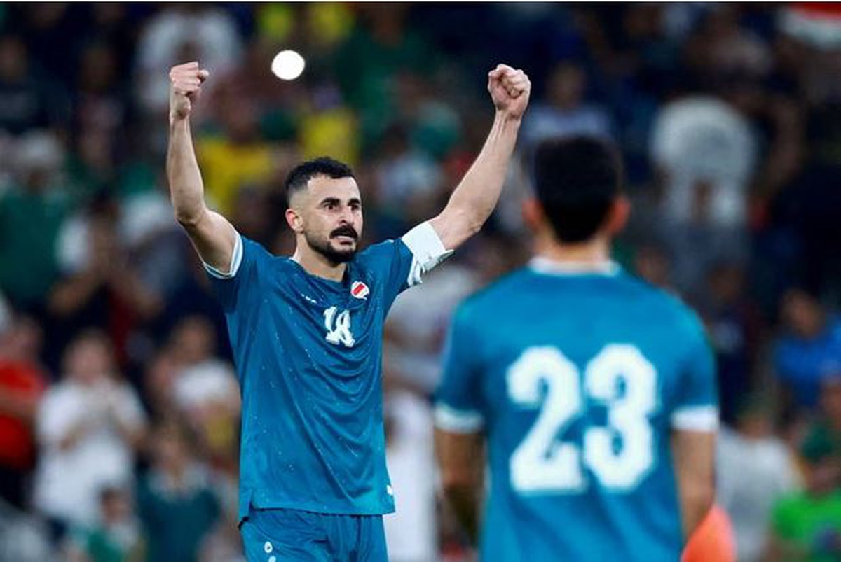 Iraq's Star Striker Aymen Hussein Detained for Hours Upon Arrival in U.S. for World Cup