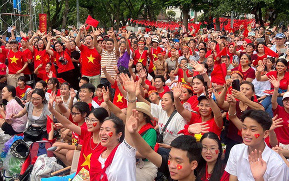 Proposals to reduce working hours, add National Day holidays; who gets 70% land use fee reduction?
