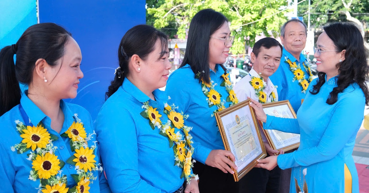 Cần Thơ tuyên dương các cán bộ công đoàn và đoàn viên tiêu biểu