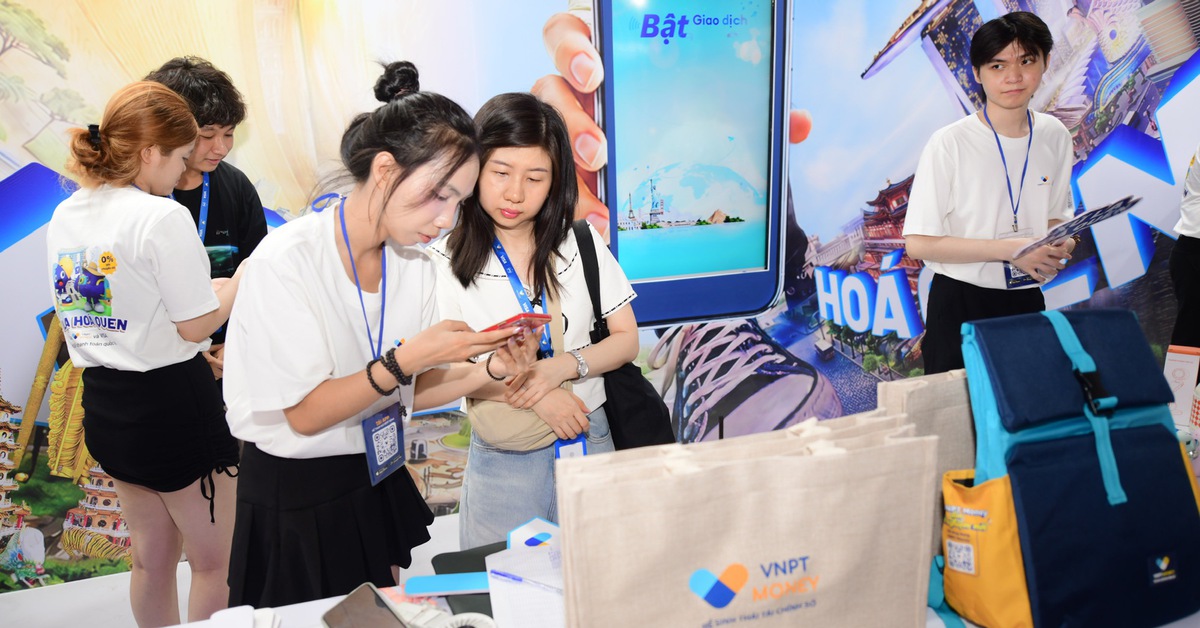 Khám phá cách quét QR thanh toán ở nước ngoài cùng Visa