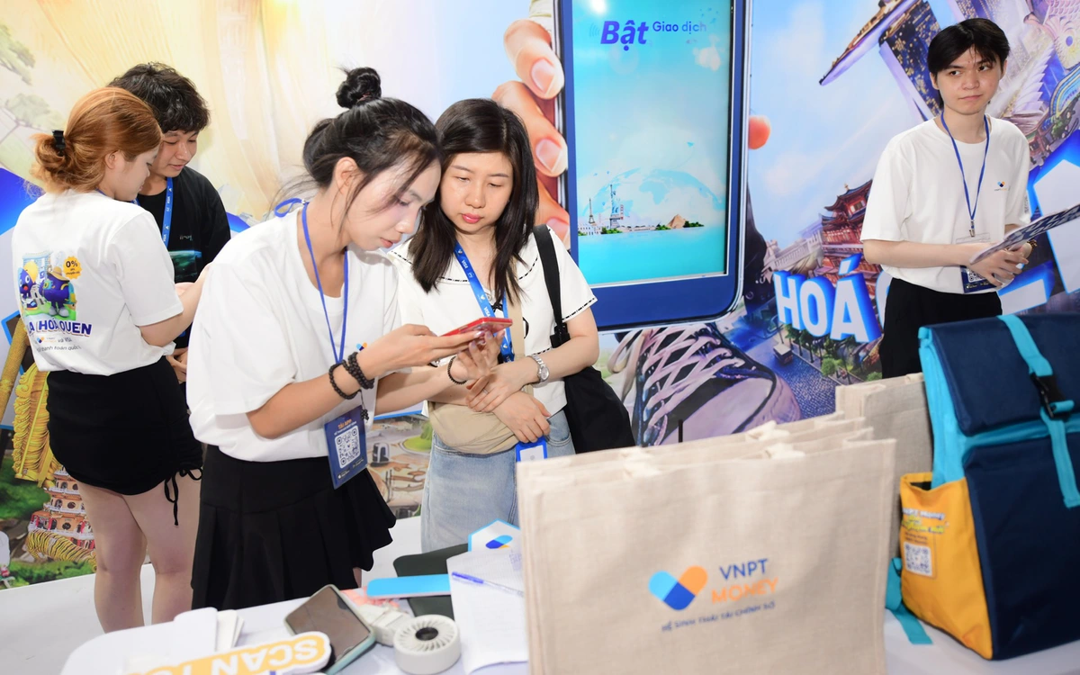 Khám phá cách quét QR thanh toán ở nước ngoài cùng Visa