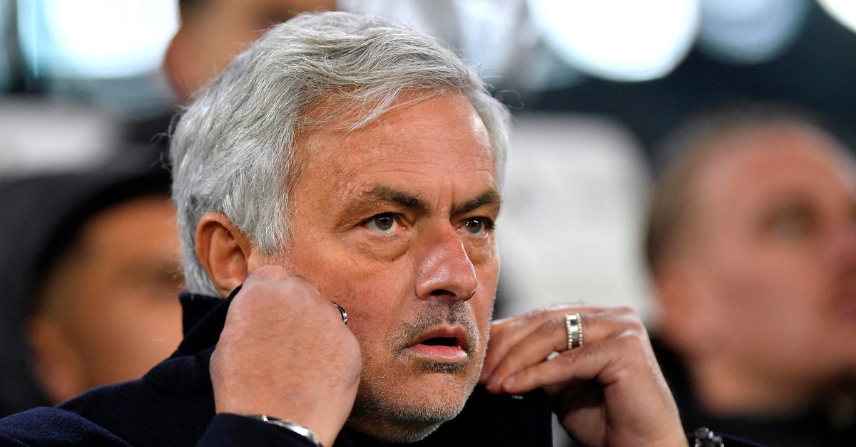 Real Madrid công bố 4 'bom tấn', ngoài HLV Mourinho còn có ai?