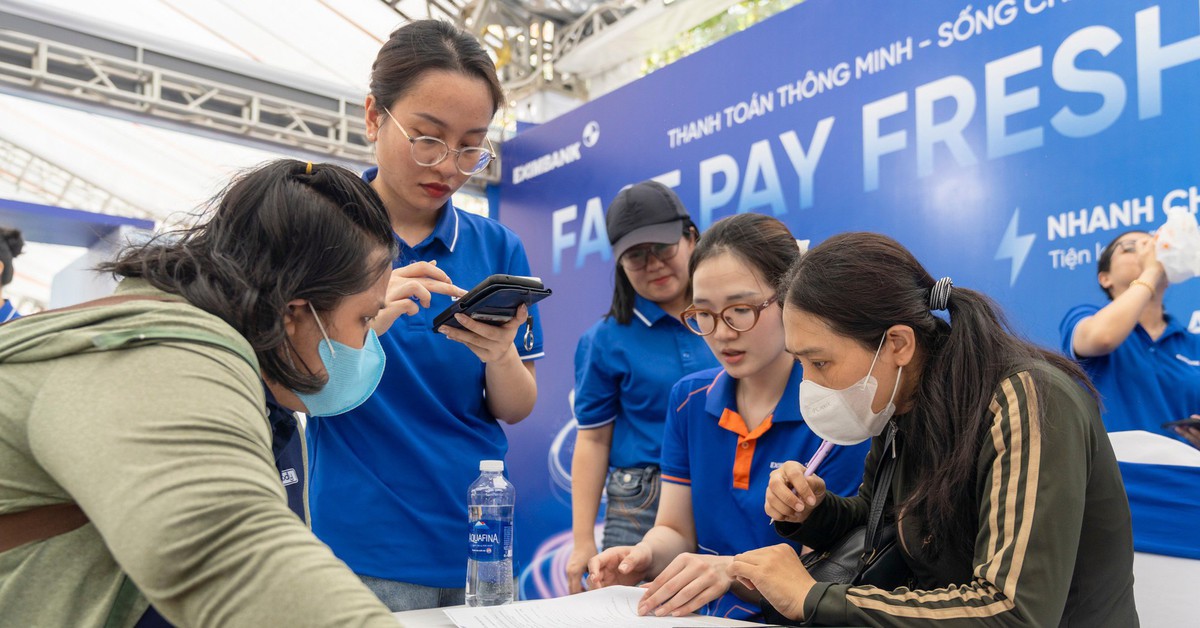 Eximbank 'trình diễn' nhiều giải pháp thanh toán tiện lợi, tiên tiến đến khách hàng