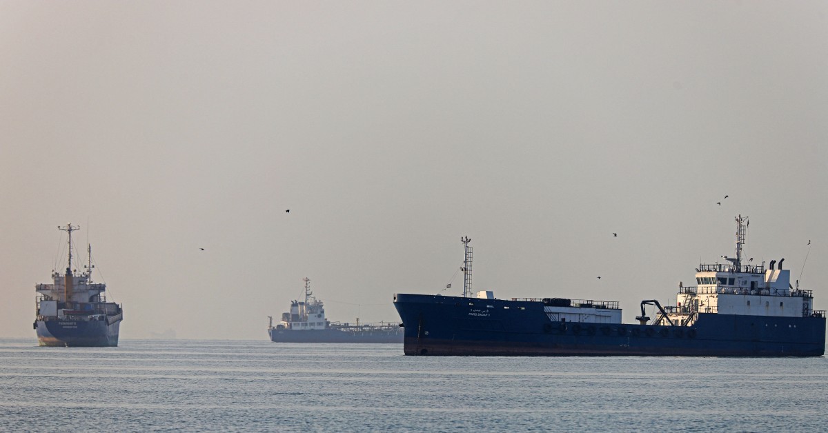 EU tung đòn trừng phạt mới, Iran tuyên bố không quan tâm