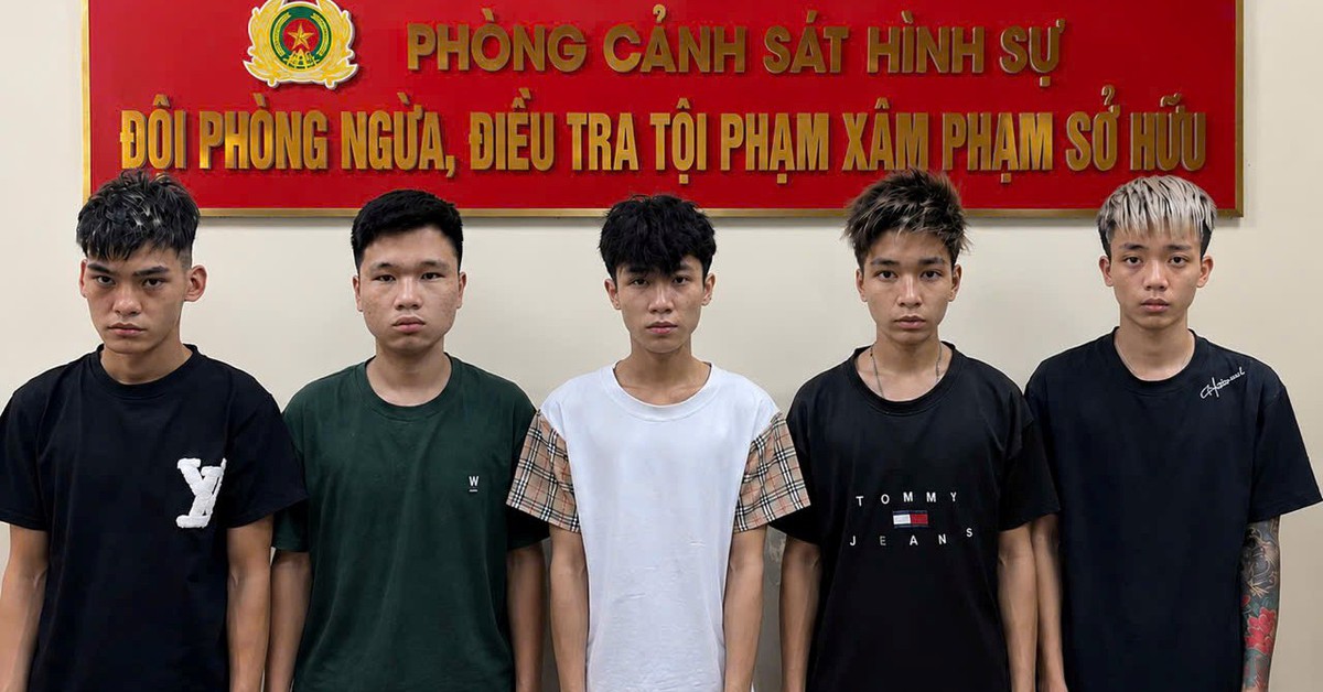 Khởi tố 5 thanh niên chặn xe, cướp tài sản người đi đường