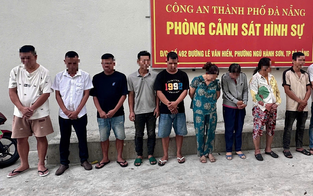 50 cảnh sát đột kích, bắt đường dây cá độ bóng đá trước thềm