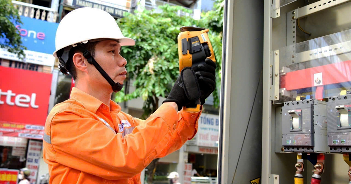 Lợi nhuận lớn, EVN hết lỗ lũy kế: Vì sao công ty mẹ vẫn lỗ?