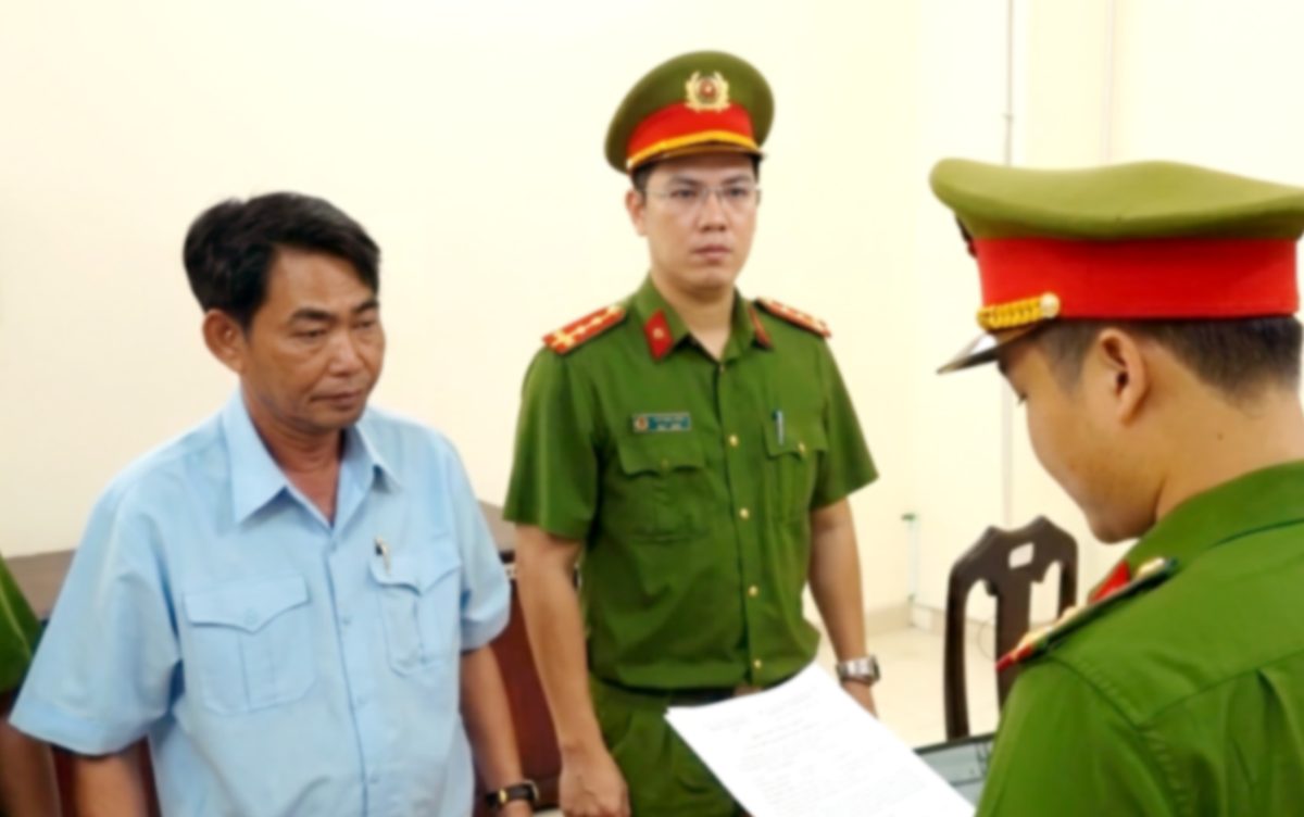Bắt tạm giam bị can dùng máy móc đào đồi đất đem bán trái lu