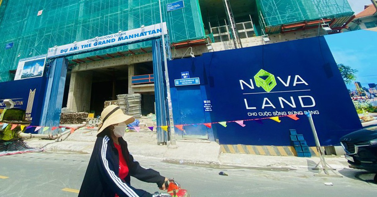 VN-Index giảm gần 50 điểm, cổ phiếu Novaland ngược dòng tăng giá
