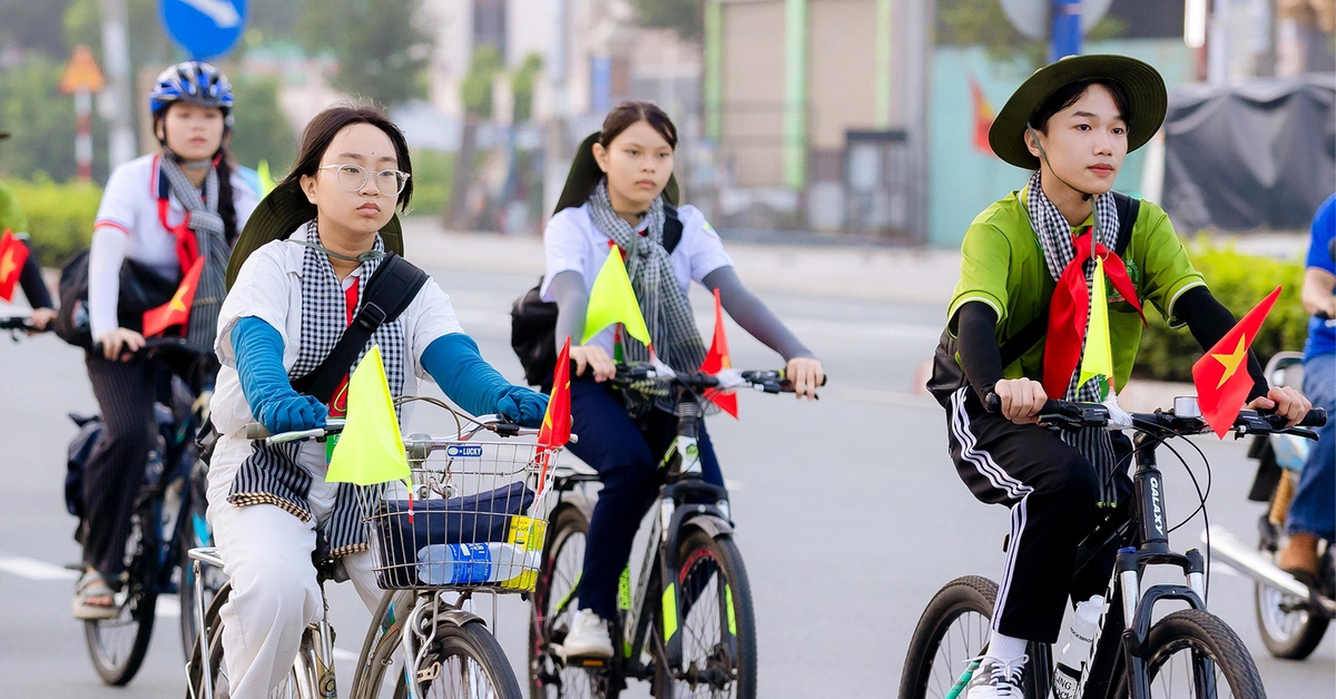 Không thể giao trẻ em cho mạng xã hội: Trả lại cho trẻ đời sống thực