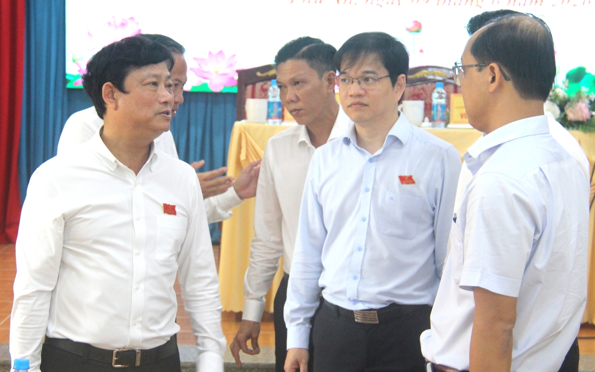 Ho Chi Minh City Chairman Stresses Transparency in Major Project Implementation