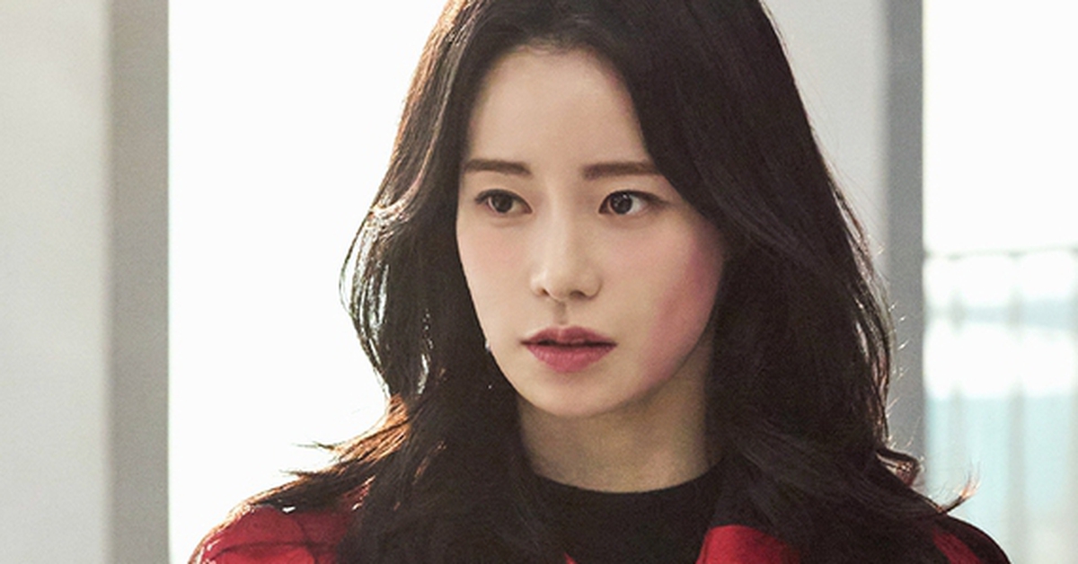 Thời trang của Lim Ji Yeon trong Kẻ thù hoàng gia của tôi có gì đặc biệt?