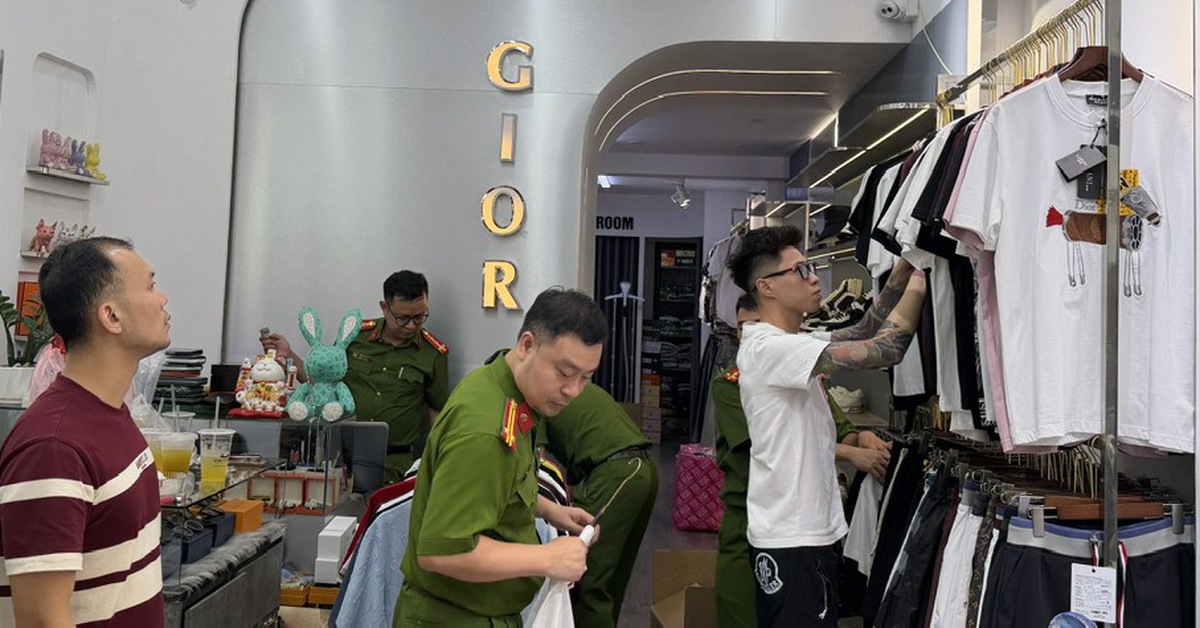 Khởi tố vụ án bán hàng giả Louis Vuitton, Gucci, Adidas...